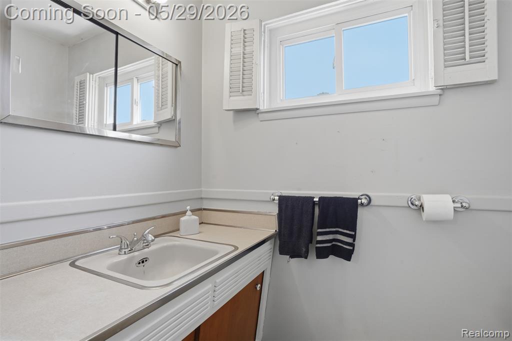 24237 Roxana Avenue, Eastpointe, MI 48021 — Photo 16
