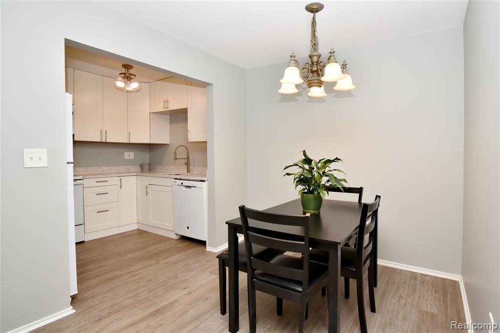 4909 Crooks Road, C7, Royal Oak, MI 48073 — Photo 9