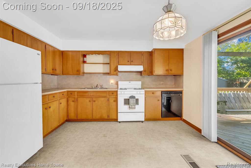 4929 Forman Drive, Fort Gratiot, MI 48059 — Photo 10