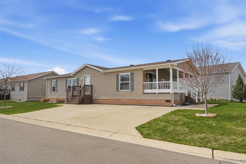 4425 Wynnwood Drive, Howell, MI 48843 — Photo 2