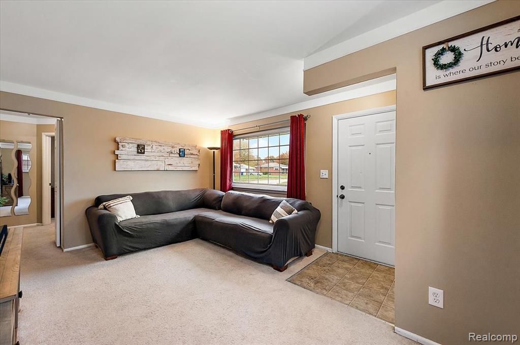 18053 S Wind Drive, Fraser, MI 48026 — Photo 16