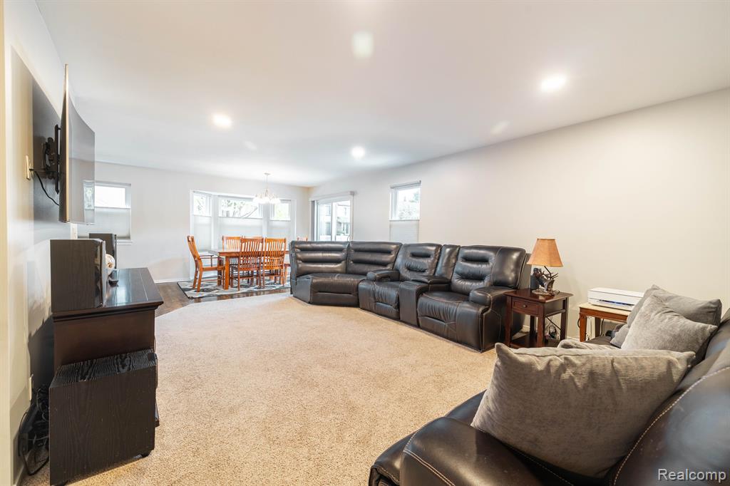 624 BEDFORD Drive, Westland, MI — Photo 3