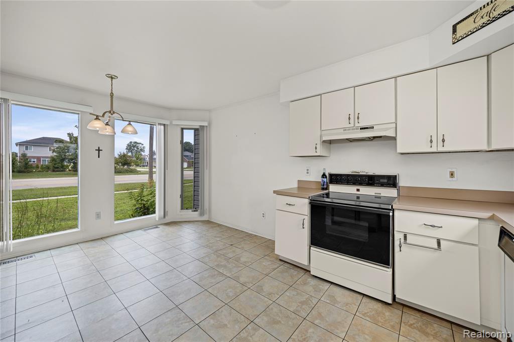 5274 E 14 Mile Road, Warren, MI 48092 — Photo 14