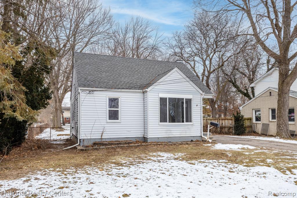 8255 GARBOR Avenue, Warren, MI 48093 — Photo 25