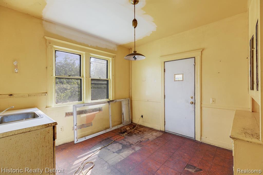 923 CALVERT Street, Detroit, MI 48202 — Photo 9