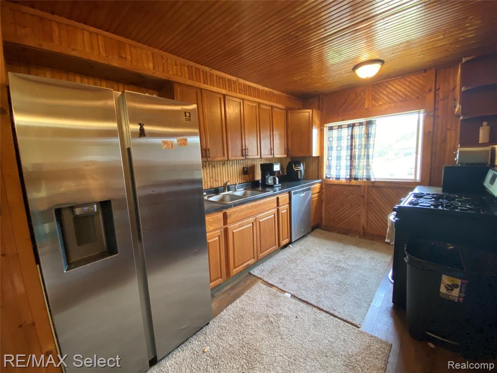 5151 Kendall Drive, Burton, MI 48509 — Photo 9