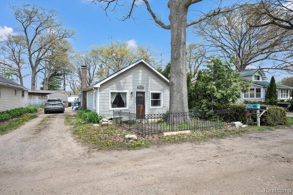 4918 Lewis Avenue, Otter Lake, MI 48464 — Photo 16