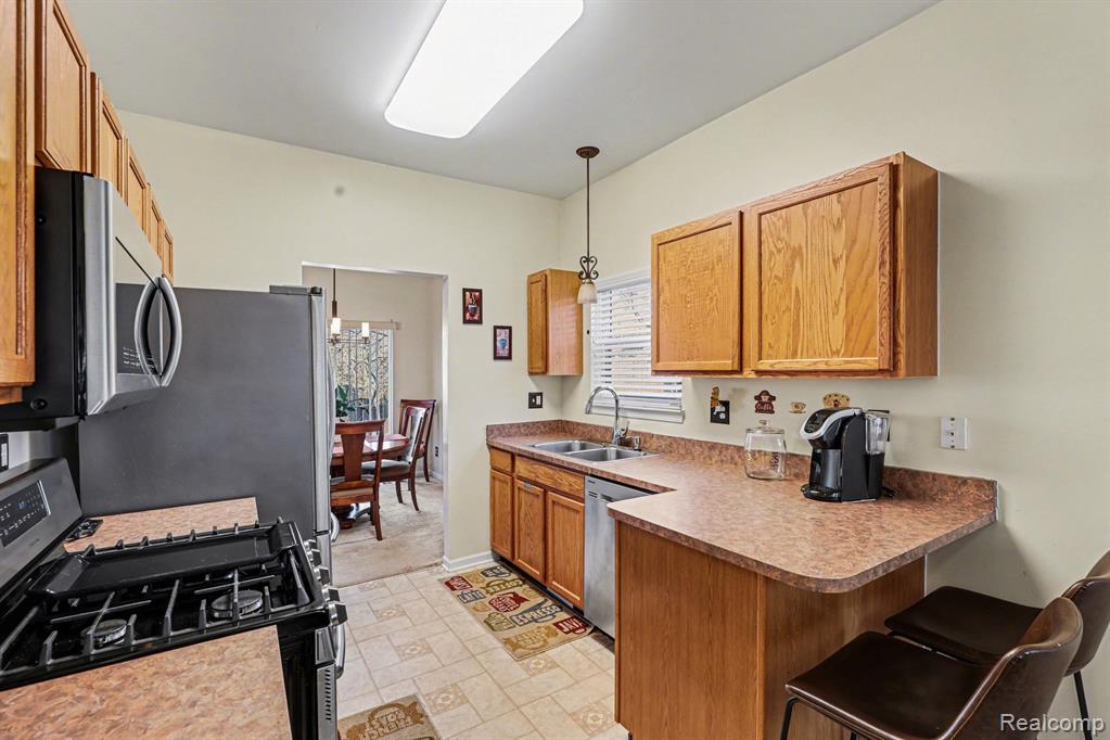 716 Palmer Drive, Pontiac, MI 48342 — Photo 11