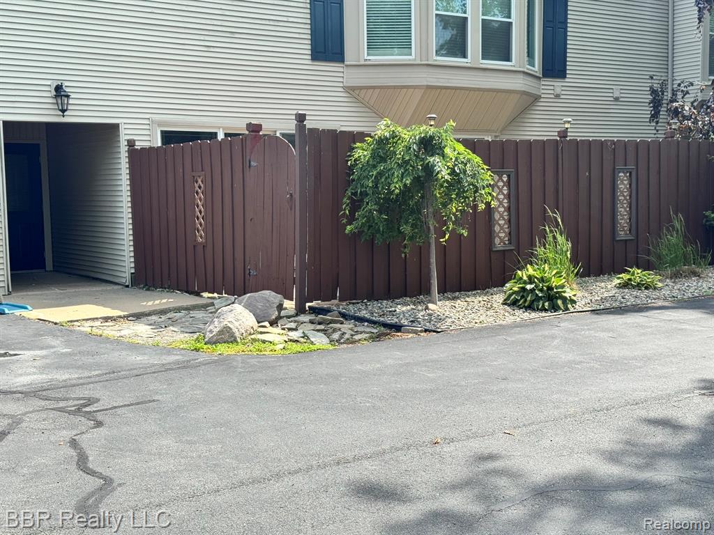 8337 Colony Drive, 4, Grosse Ile, MI 48138 — Photo 15