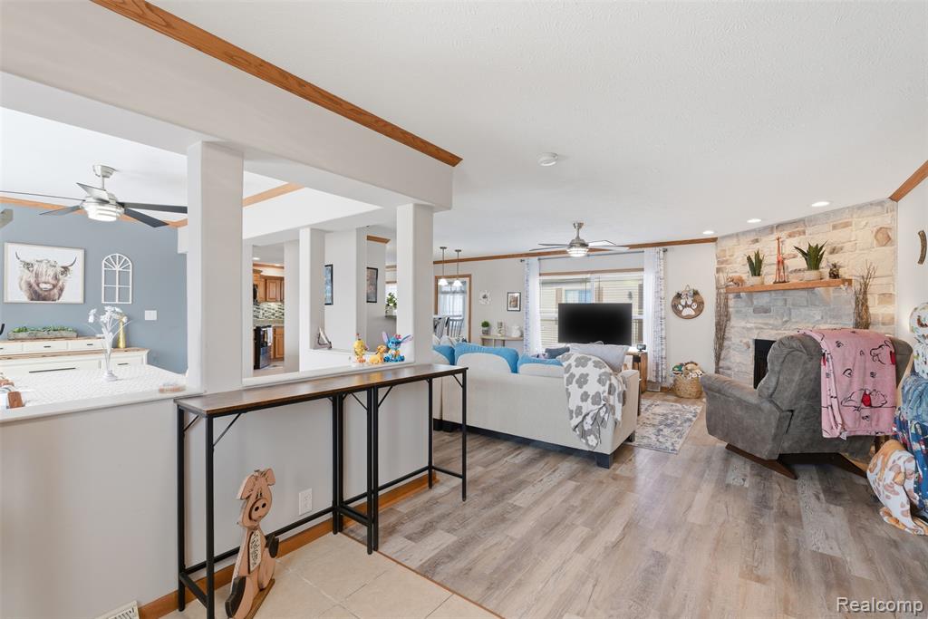 11050 Willowgreen Court, South Lyon, MI 48178 — Photo 4