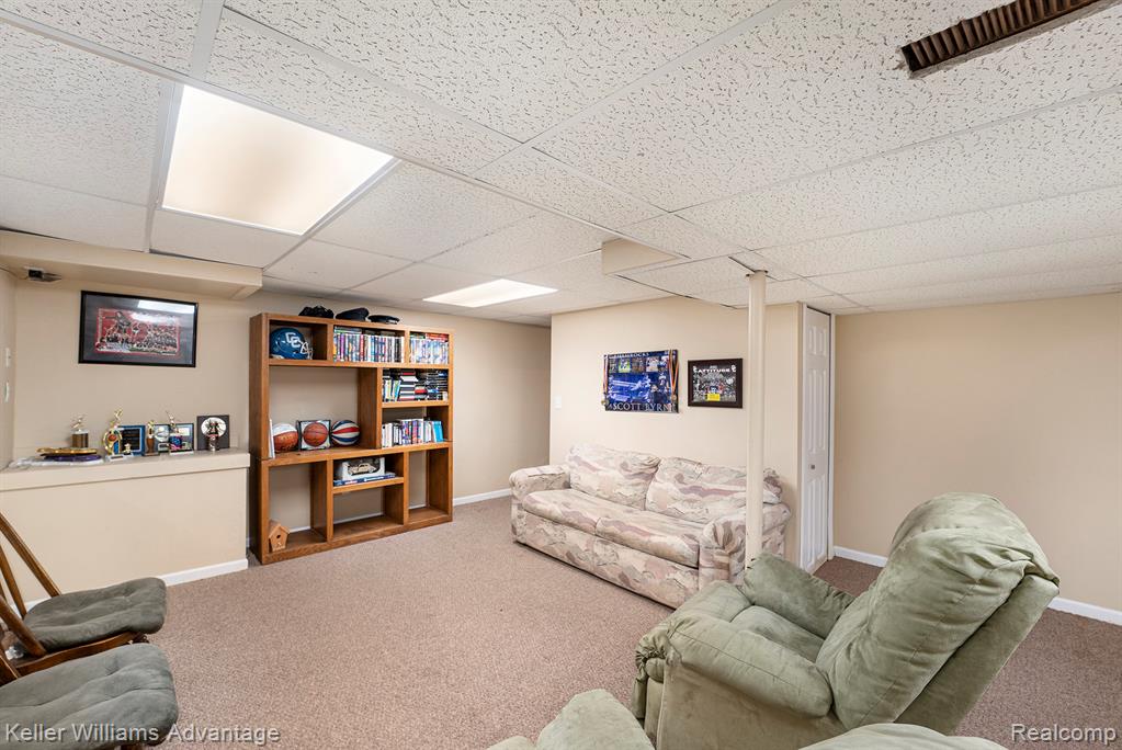 7231 Timber Ridge Trail, Westland, MI — Photo 19