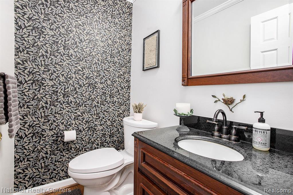 8979 Woodberry Road Road, Plymouth, MI 48170 — Photo 9