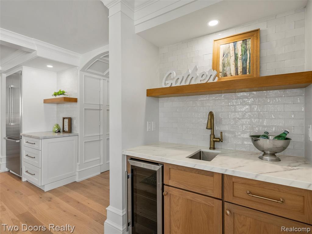 820 OAKRIDGE Avenue, Royal Oak, MI 48067 — Photo 27