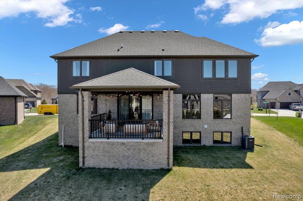 49905 MAJESTIC Drive N, Macomb, MI 48044 — Photo 28