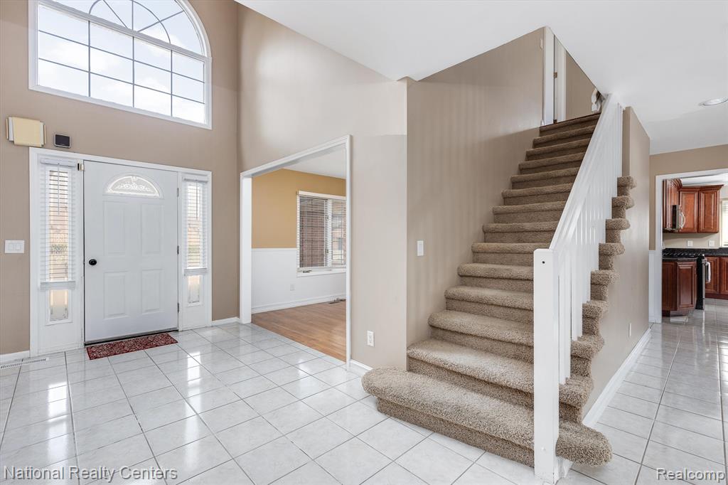 51569 PINEWOOD Drive, Macomb, MI 48042 — Photo 8