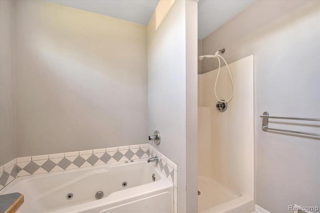 6081 LANAKE Lane, Imlay City, MI 48444 — Photo 16