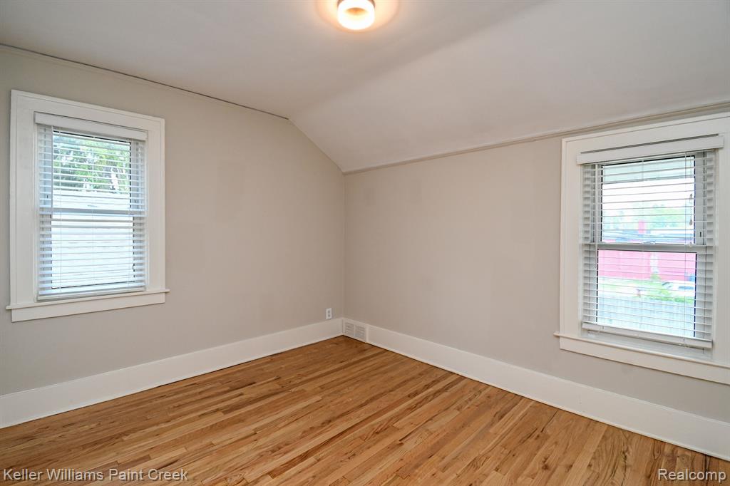 606 N CENTER Street, Royal Oak, MI 48067 — Photo 29