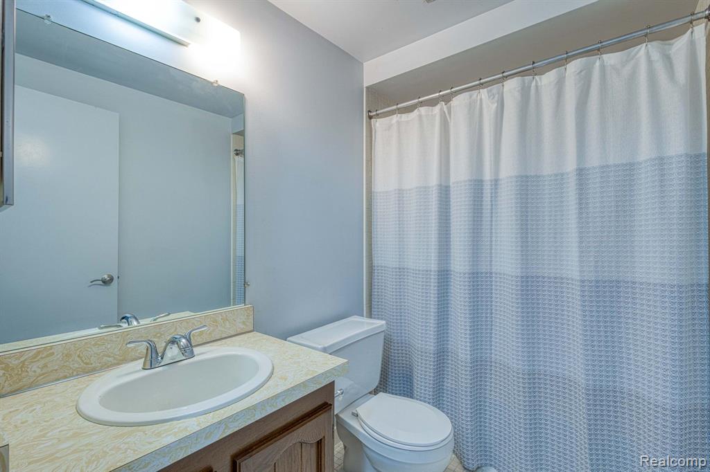 26188 SUMMERDALE Drive, Southfield, MI 48033 — Photo 28