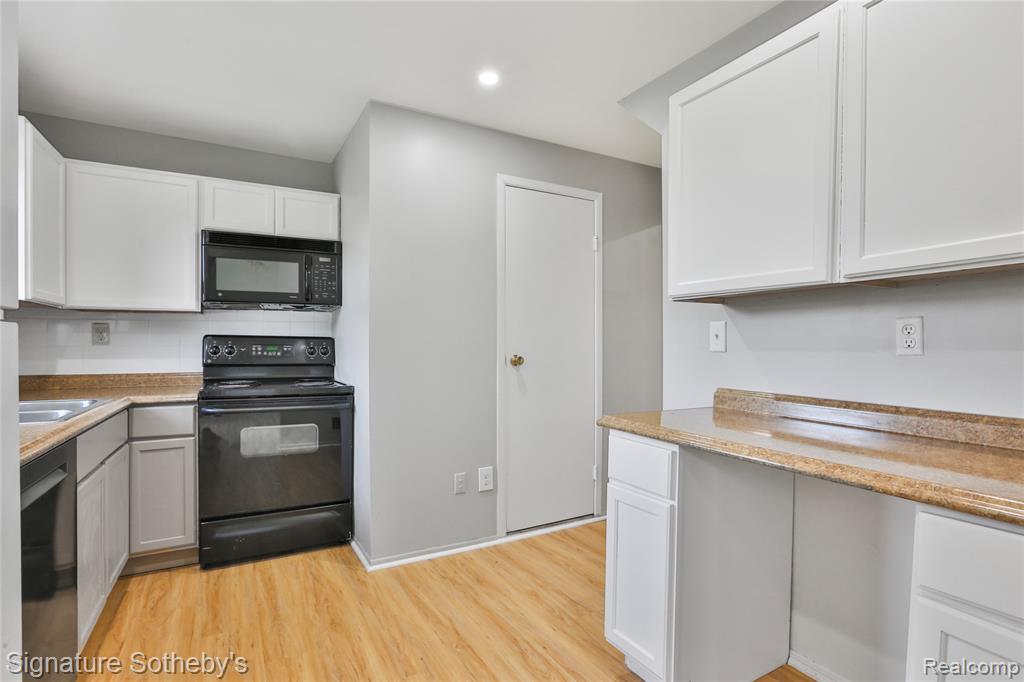 5025 Crooks Road, 42, Royal Oak, MI 48073 — Photo 5