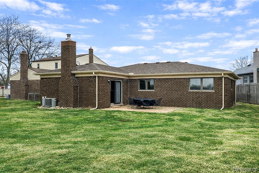 12590 Shery Lane, Southgate, MI 48195 — Photo 43