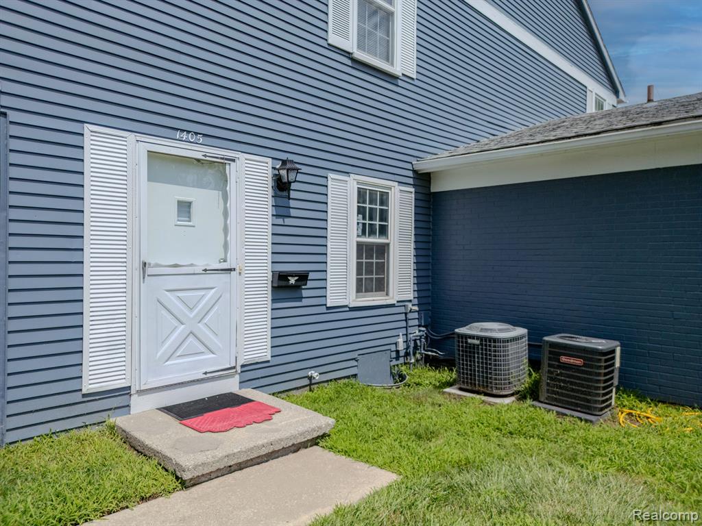 1405 WINGATE Boulevard, Ypsilanti, MI 48198 — Photo 6