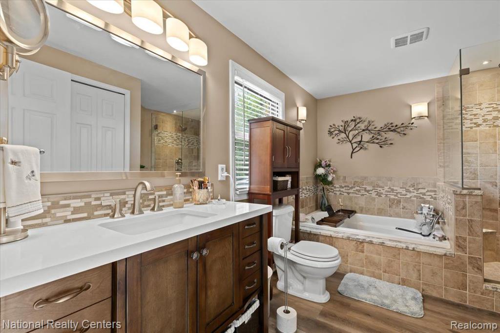 1018 FAIRWAY TRAILS Drive, Brighton, MI 48116 — Photo 22