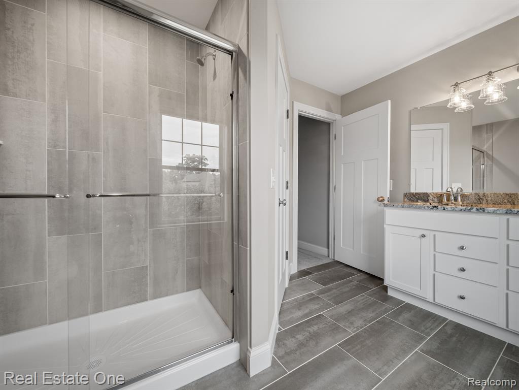 9687 SHELTERING OAKS Drive, Brighton, MI 48114 — Photo 9