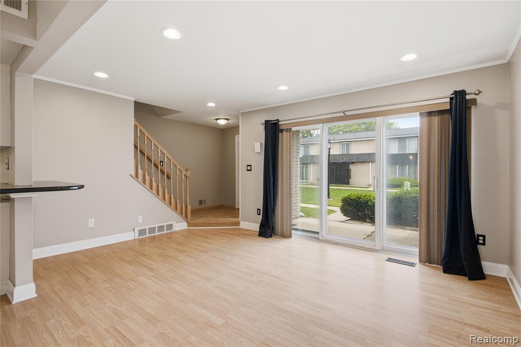 8685 Kennedy Circle, Warren, MI 48093 — Photo 9