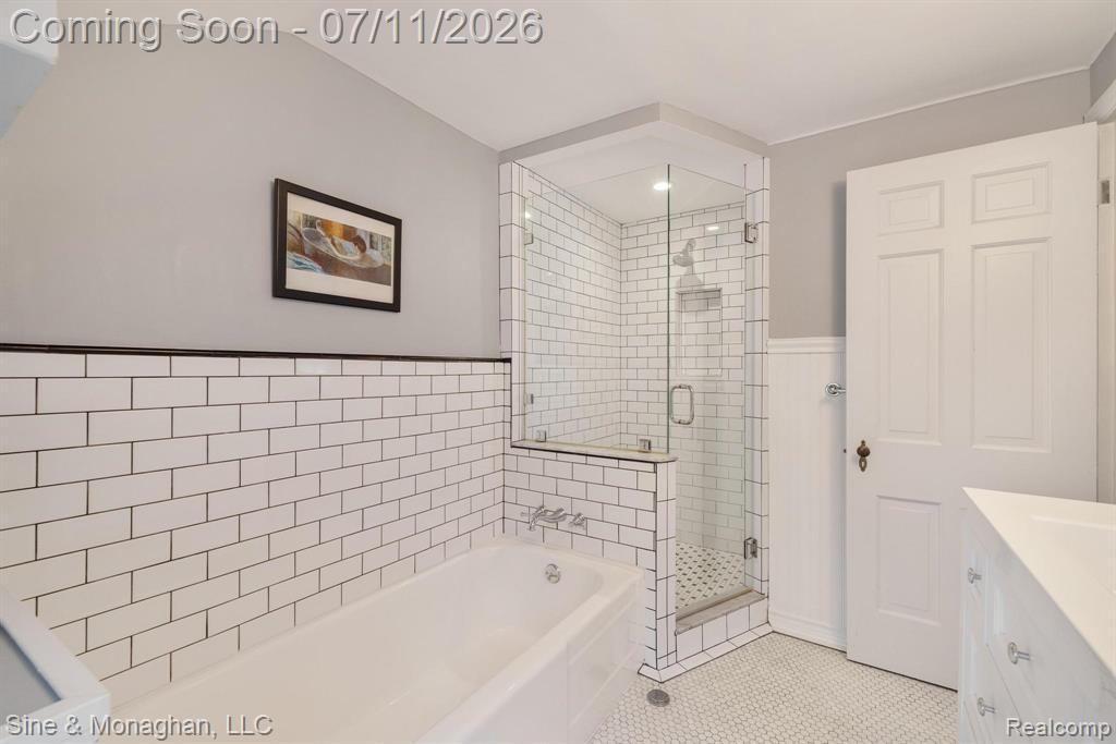 679 NEFF Road, Grosse Pointe, MI 48230 — Photo 27