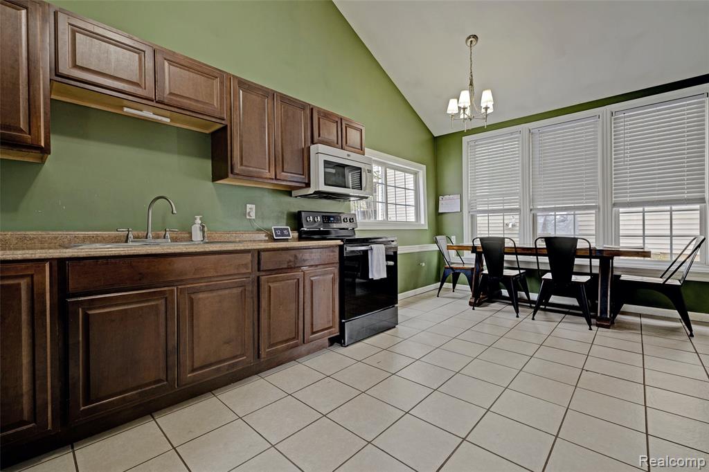 126 N North Shore Drive, Lake Orion, MI 48362 — Photo 7