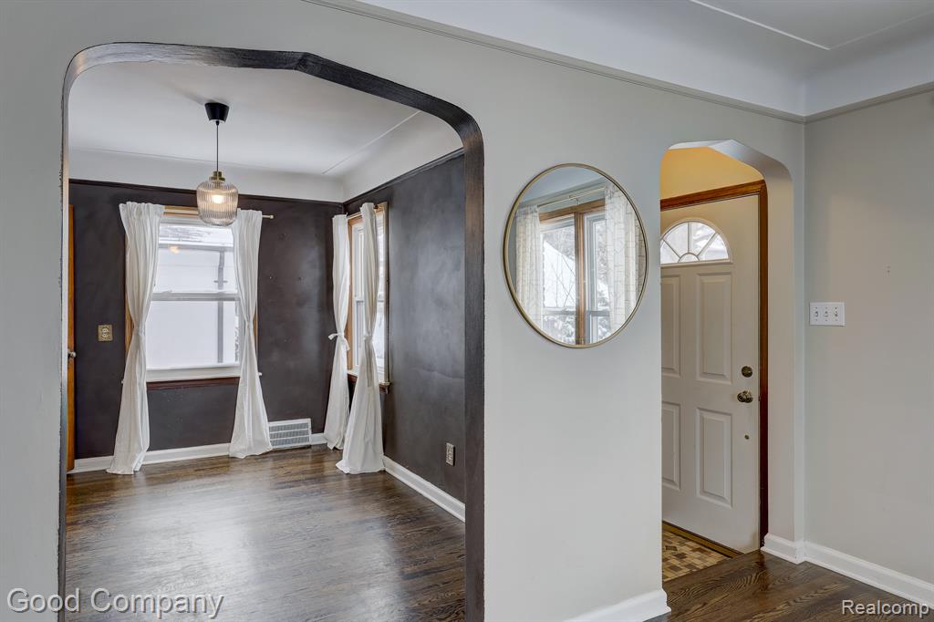8460 Kenberton Drive, Oak Park, MI 48237 — Photo 13
