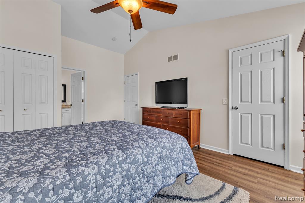 944 S Parkwood Drive, South Lyon, MI 48178 — Photo 33