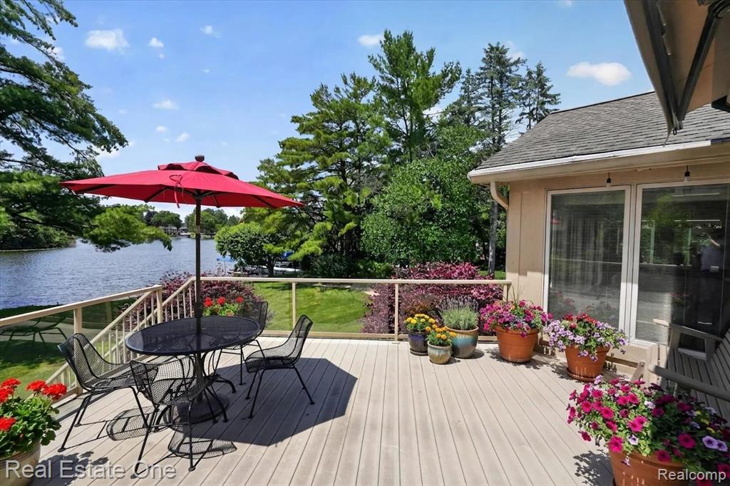 5161 Ledgewood Drive, Commerce Twp, MI 48382 — Photo 45