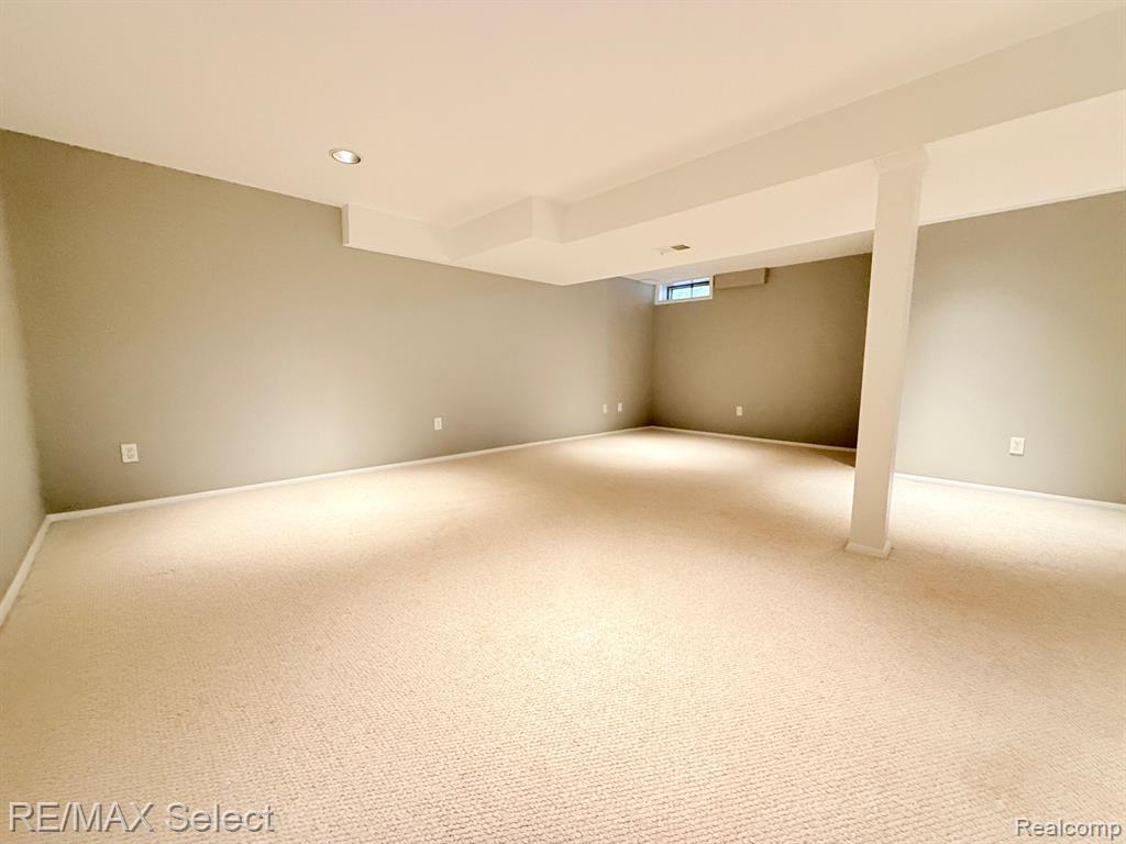 880 WHISPERWOOD Trail, Fenton, MI 48430 — Photo 17
