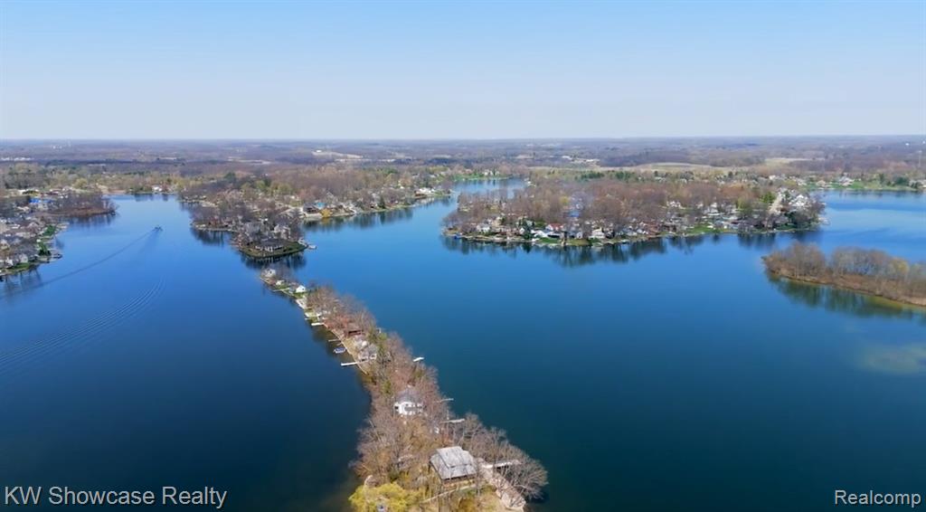 6354 Bennett Lake Road, Fenton, MI 48430 — Photo 9