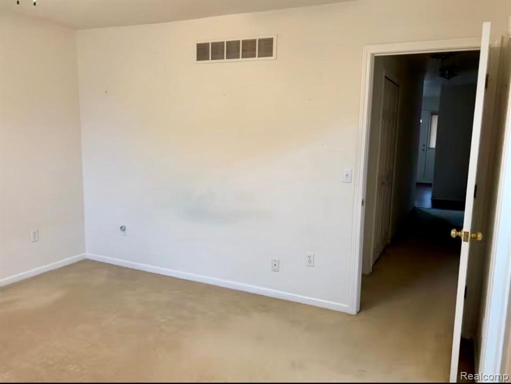 7351 Cross Creek Drive, Swartz Creek, MI 48473 — Photo 17