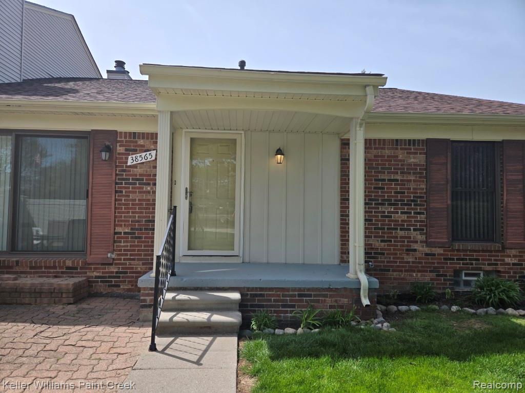 38565 Golfview Drive W, Clinton Twp, MI 48038 — Photo 2