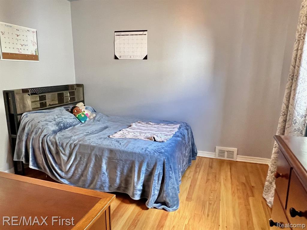 70 Knollwood Boulevard, Clawson, MI — Photo 17