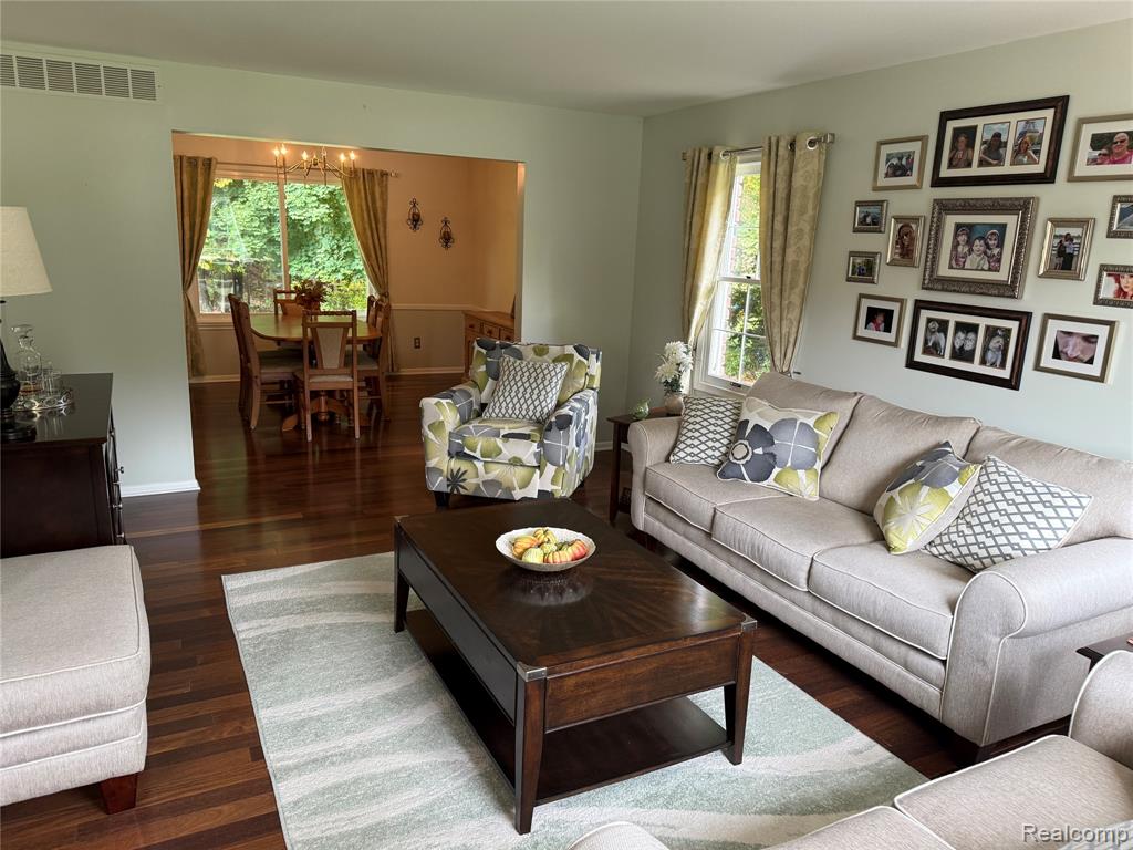 5540 Bostall Woods Drive, Rochester, MI 48306 — Photo 17