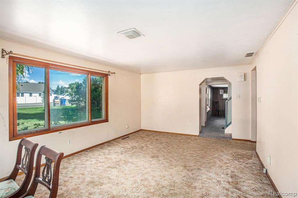6421 Elizabeth Lake Road, Waterford, MI 48327 — Photo 6