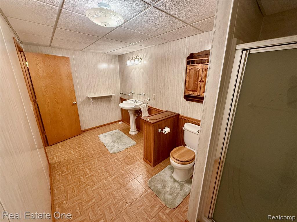 42827 Matthew Drive, Sterling Heights, MI 48313 — Photo 32