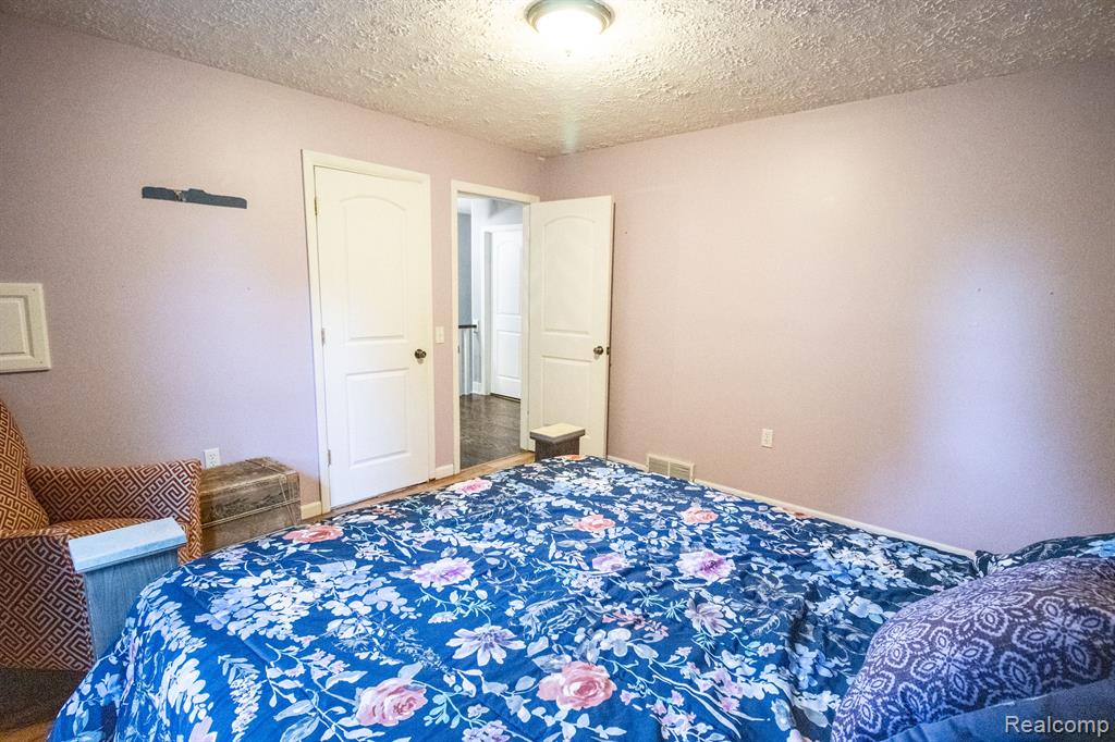 4585 Burt Road, Birch Run, MI 48415 — Photo 48