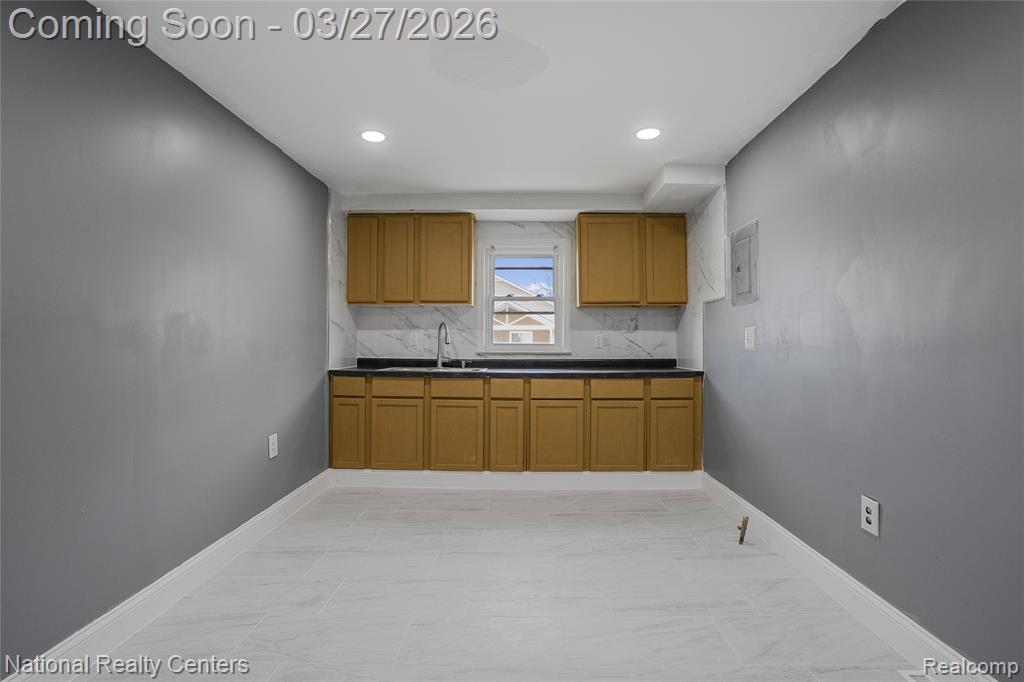 23725 Bredow Avenue, Romulus, MI 48174 — Photo 7