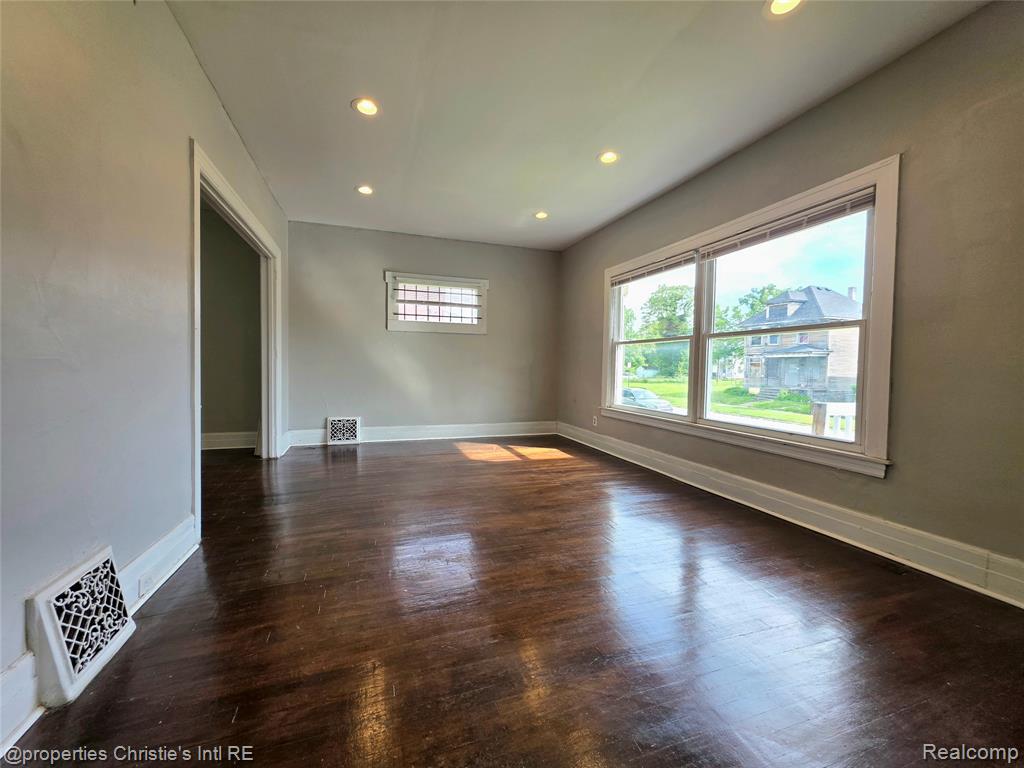 2927 Seyburn Street, Detroit, MI 48214 — Photo 5