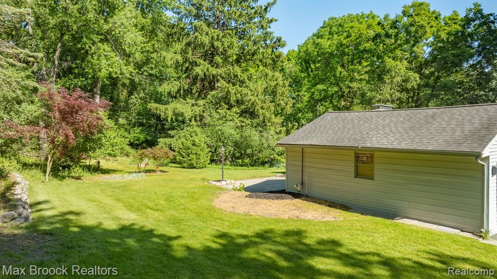 6041 EASTMOOR Road, Bloomfield Hills, MI 48301 — Photo 36