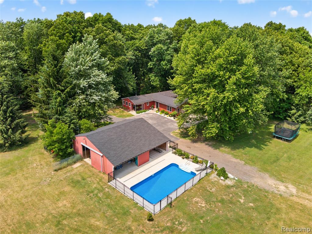13635 Unadilla Road, Gregory, MI 48137