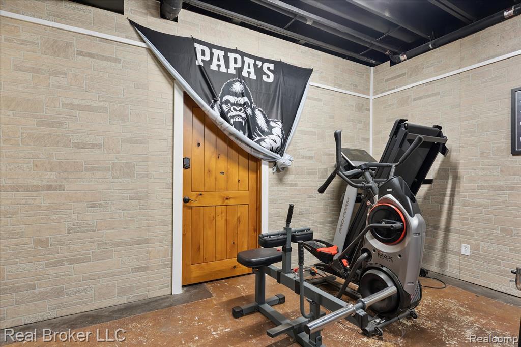 6097 High Valley Drive, White Lake, MI 48383 — Photo 37