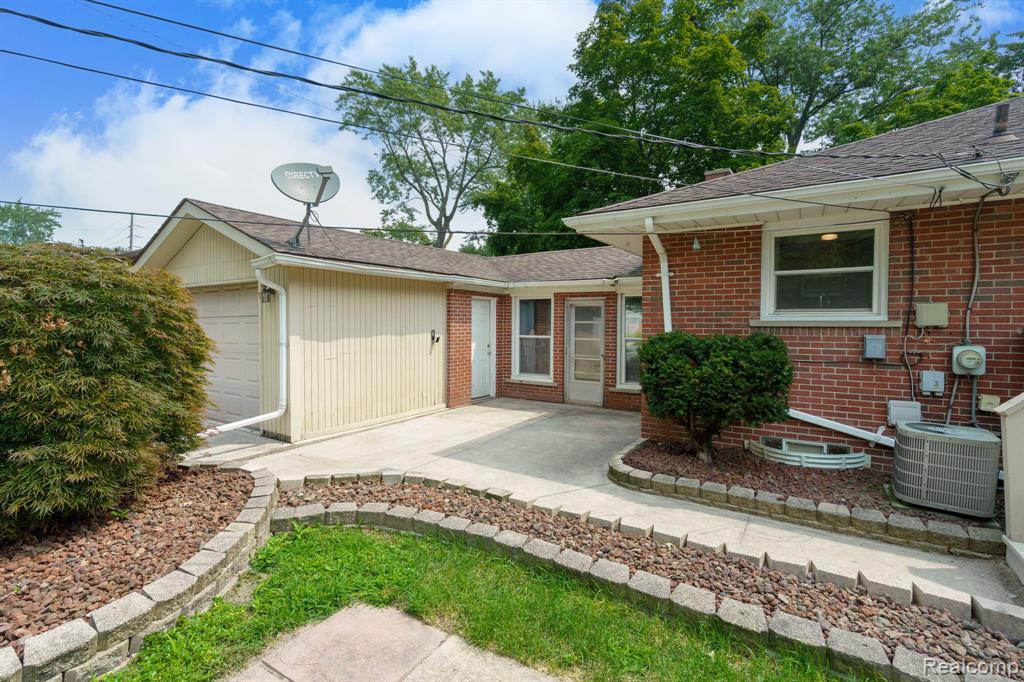 5954 Pine Street, Taylor, MI 48180 — Photo 35
