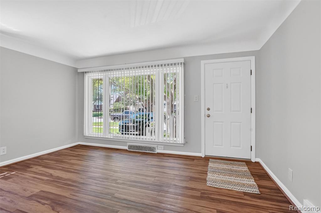 9709 Park Avenue, Allen Park, MI 48101 — Photo 11
