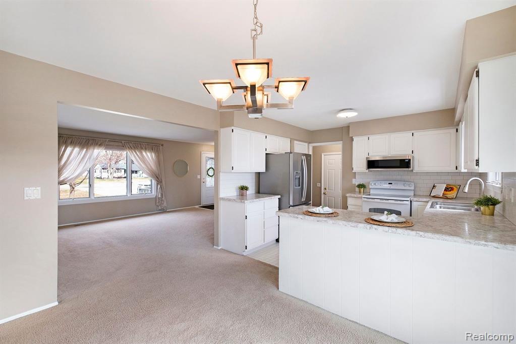 6040 E HILL Road, Grand Blanc, MI 48439 — Photo 10